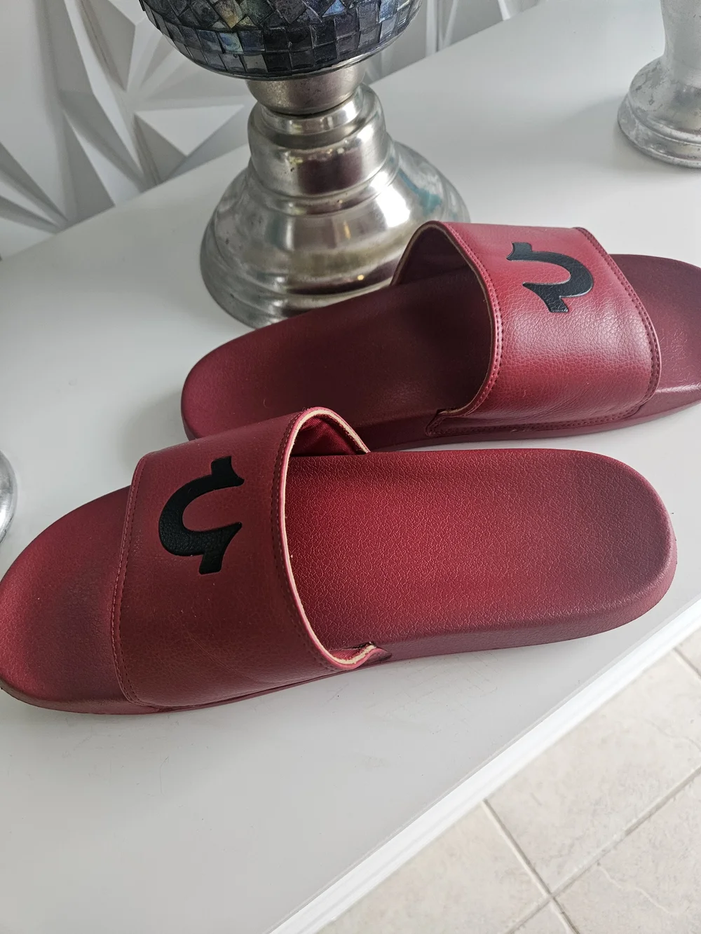 True Religion MenRed Logo Slide Sandals